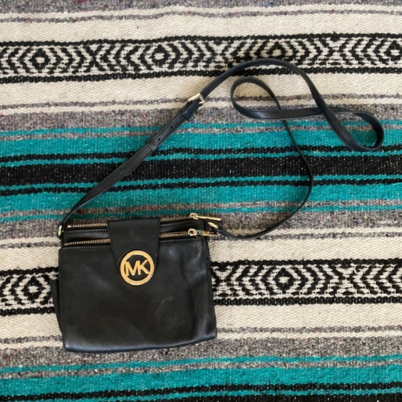 Michael Kors cross body bag - Picture 1 of 3